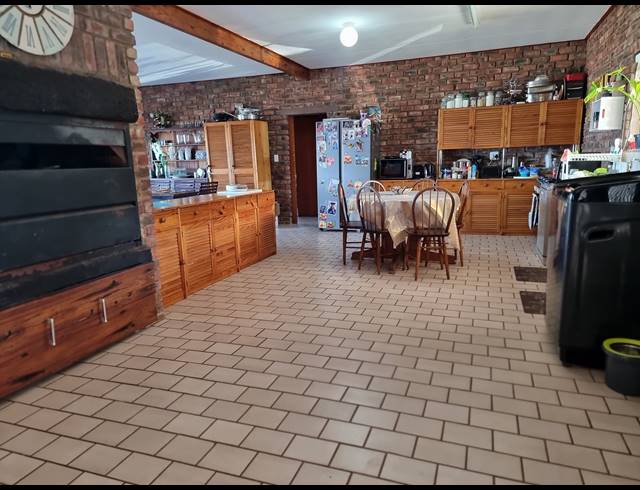 5 BEDROOM HOUSE FOR SALE IN DANA BAY